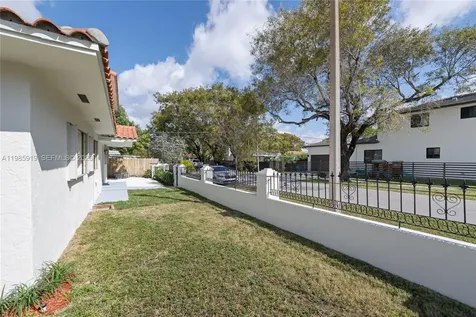 5251 SW 6th Street Miami FL 33134