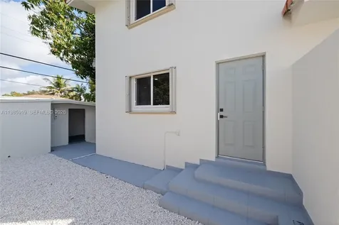 5251 SW 6th Street Miami FL 33134