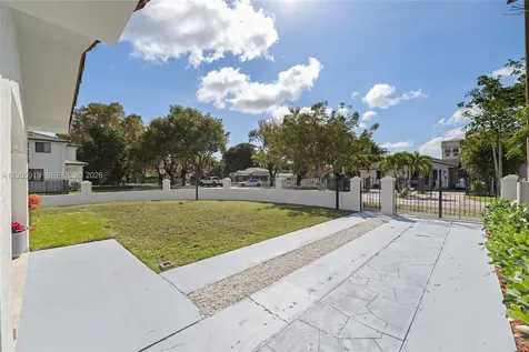 5251 SW 6th Street Miami FL 33134