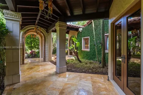 6201 SW 96th Street Pinecrest FL 33156