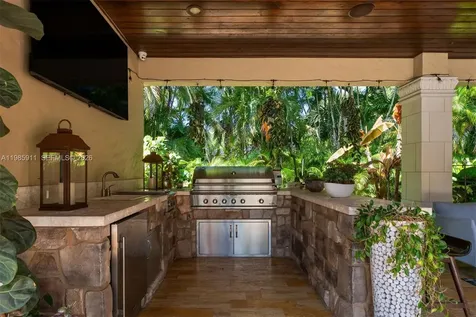 6201 SW 96th Street Pinecrest FL 33156