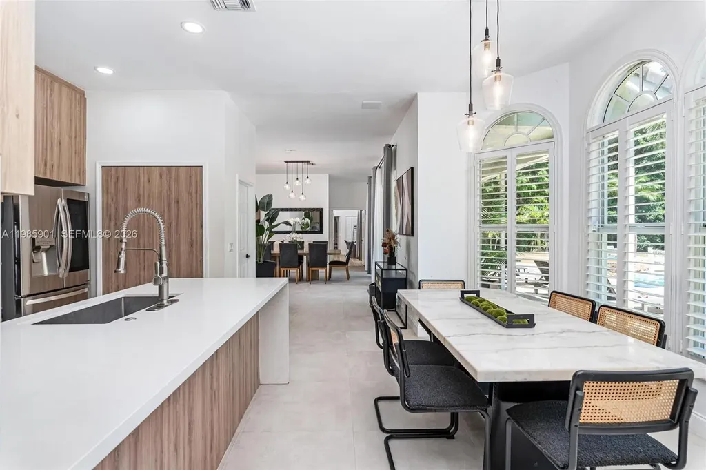 5100 NW 76th Place Fort Lauderdale FL 33073