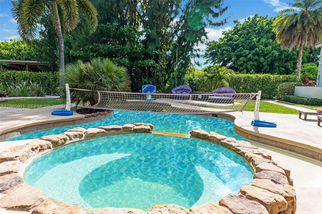 5100 NW 76th Place Fort Lauderdale FL 33073
