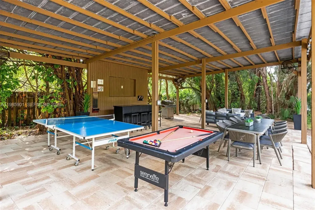 5100 NW 76th Place Fort Lauderdale FL 33073