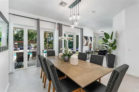 5100 NW 76th Place Fort Lauderdale FL 33073