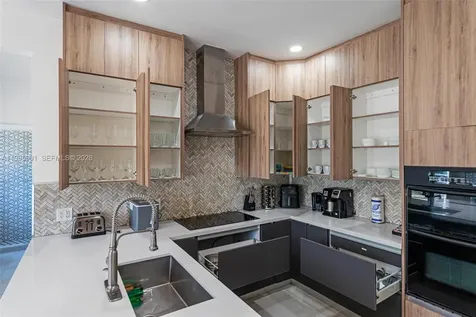 5100 NW 76th Place Fort Lauderdale FL 33073