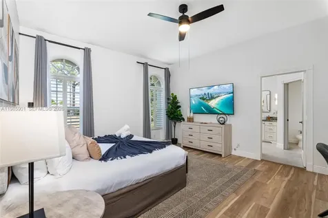5100 NW 76th Place Fort Lauderdale FL 33073