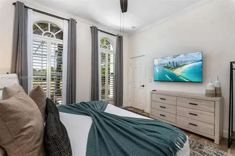 5100 NW 76th Place Fort Lauderdale FL 33073