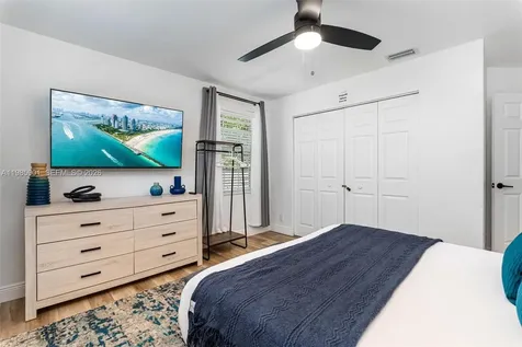 5100 NW 76th Place Fort Lauderdale FL 33073