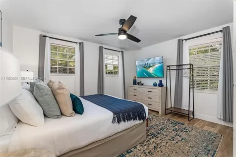 5100 NW 76th Place Fort Lauderdale FL 33073