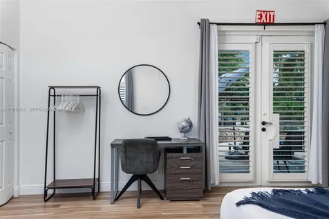 5100 NW 76th Place Fort Lauderdale FL 33073