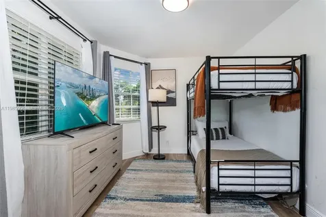 5100 NW 76th Place Fort Lauderdale FL 33073