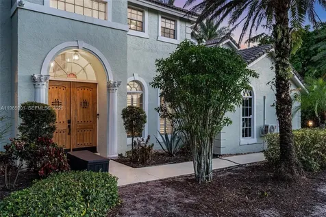 5100 NW 76th Place Fort Lauderdale FL 33073