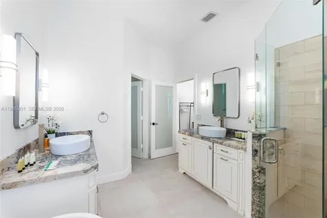 5100 NW 76th Place Fort Lauderdale FL 33073