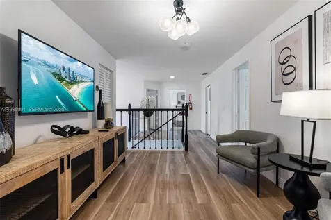 5100 NW 76th Place Fort Lauderdale FL 33073