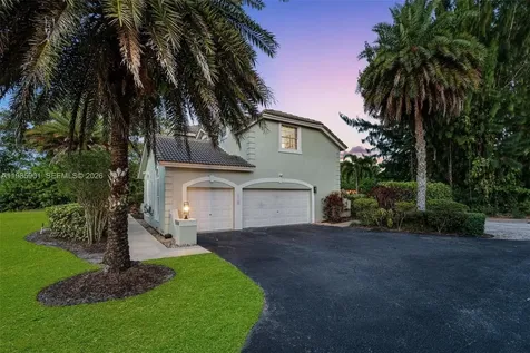 5100 NW 76th Place Fort Lauderdale FL 33073