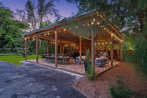 5100 NW 76th Place Fort Lauderdale FL 33073