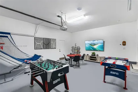 5100 NW 76th Place Fort Lauderdale FL 33073