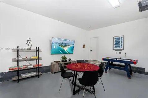 5100 NW 76th Place Fort Lauderdale FL 33073