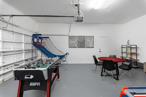 5100 NW 76th Place Fort Lauderdale FL 33073