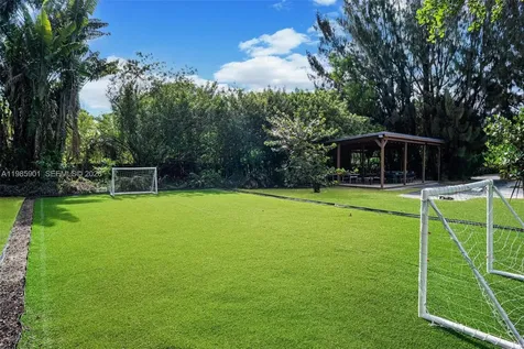 5100 NW 76th Place Fort Lauderdale FL 33073
