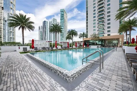 650 NE 2nd Avenue Miami FL 33132