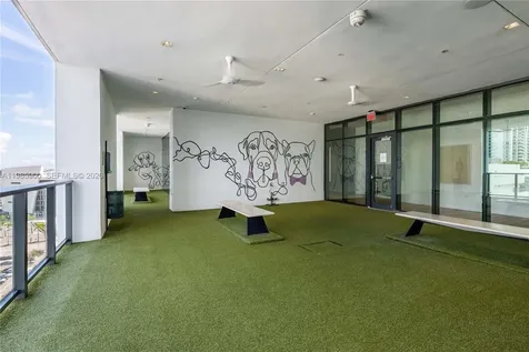 650 NE 2nd Avenue Miami FL 33132