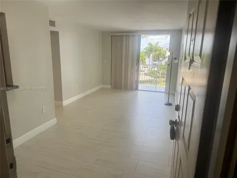8075 NW 7th Street Miami FL 33126