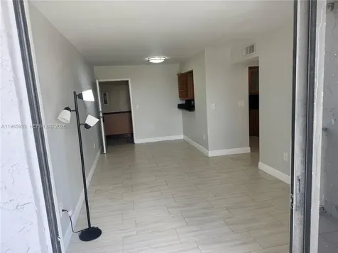 8075 NW 7th Street Miami FL 33126