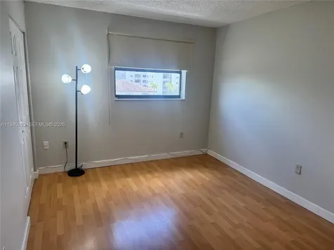 8075 NW 7th Street Miami FL 33126