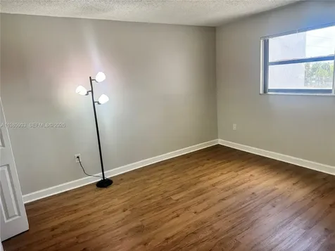 8075 NW 7th Street Miami FL 33126