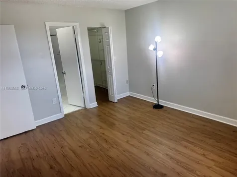 8075 NW 7th Street Miami FL 33126