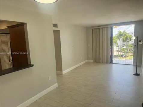 8075 NW 7th Street Miami FL 33126