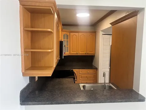 8075 NW 7th Street Miami FL 33126