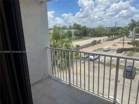 8075 NW 7th Street Miami FL 33126