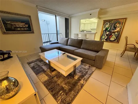 2625 Collins Avenue Miami Beach FL 33140