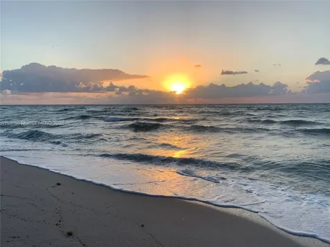 2625 Collins Avenue Miami Beach FL 33140
