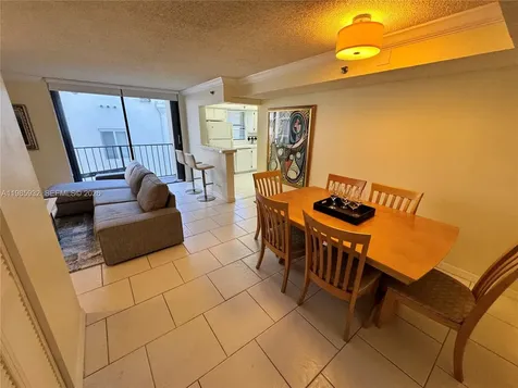 2625 Collins Avenue Miami Beach FL 33140