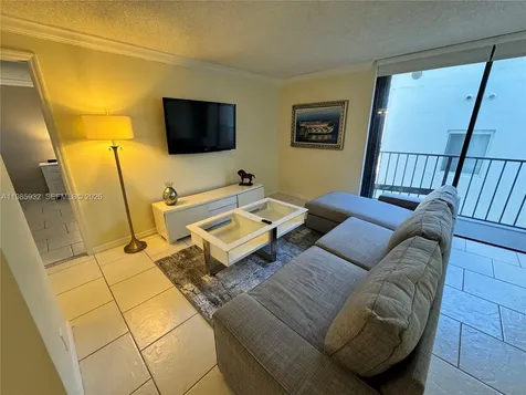 2625 Collins Avenue Miami Beach FL 33140