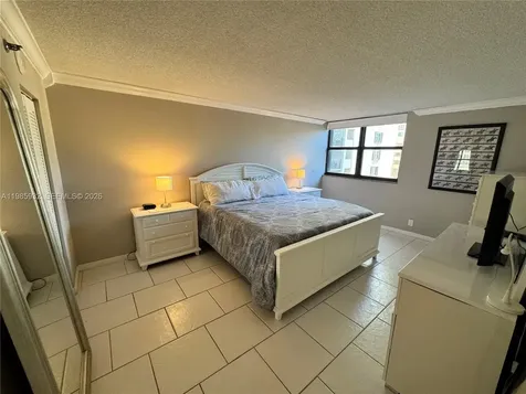 2625 Collins Avenue Miami Beach FL 33140