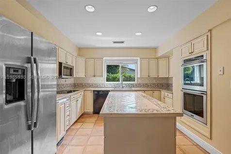 13276 SW 58th Court Pinecrest FL 33156