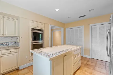 13276 SW 58th Court Pinecrest FL 33156