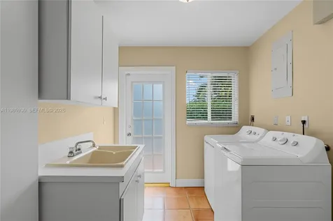 13276 SW 58th Court Pinecrest FL 33156