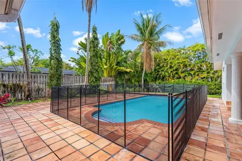 13276 SW 58th Court Pinecrest FL 33156