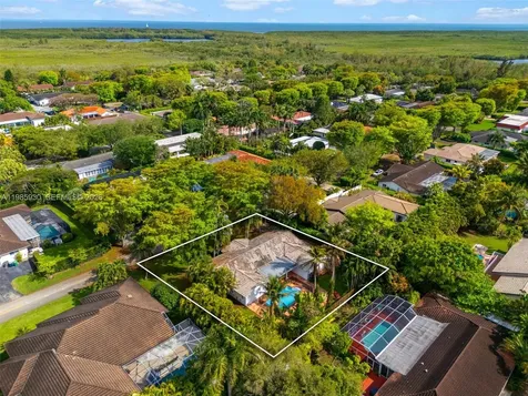 13276 SW 58th Court Pinecrest FL 33156