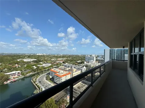 2555 Collins Avenue Miami Beach FL 33140