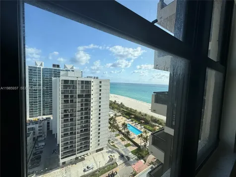 2555 Collins Avenue Miami Beach FL 33140