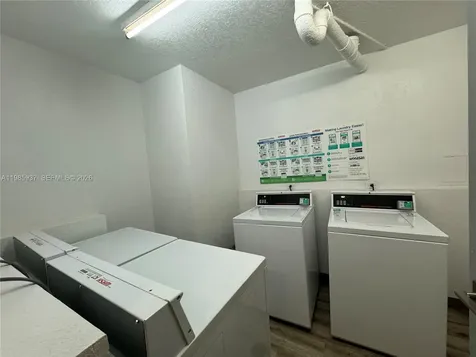 2555 Collins Avenue Miami Beach FL 33140