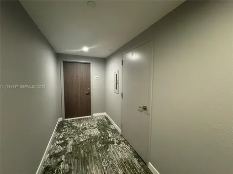 2555 Collins Avenue Miami Beach FL 33140