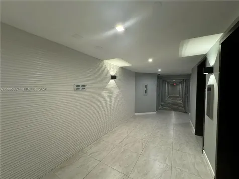 2555 Collins Avenue Miami Beach FL 33140